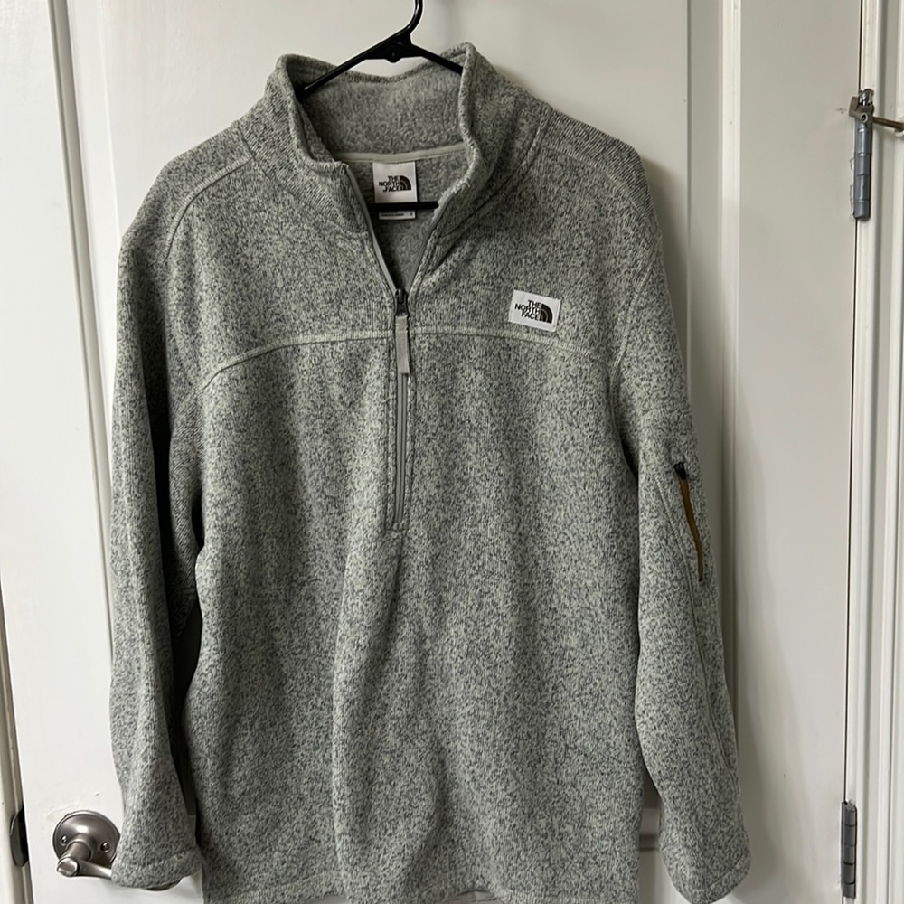 North face pull over